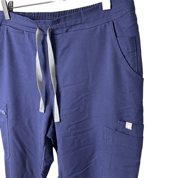 Figs Scrubs Technical Collection Cargo Utility Pants Blue Size Medium 10 Pockets - Picture 3 of 9